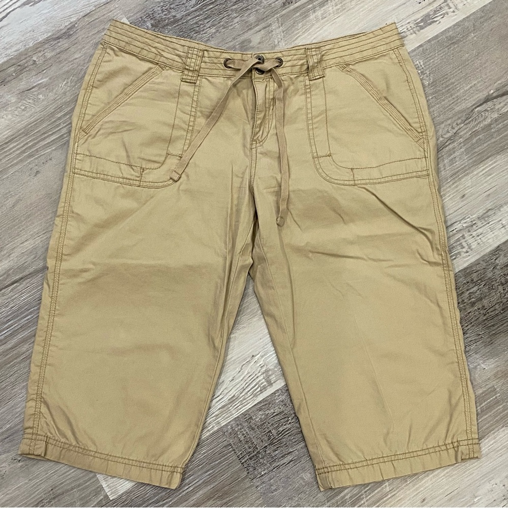 Aeropostale - Women’s Capri - Tan - Size 11/12